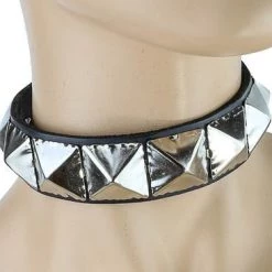 Trash And Vaudeville 1' Choker Super Pyramid